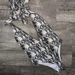 Amzbrly Criss Cross Tie Knot Front Deep V Leopard One Piece Swimsuit Size S